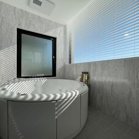 Bhotel Nekoyard - Scenic Penthouse Studio With Jacuzzi & Spacious Terrace Hiroshima Exteriör bild
