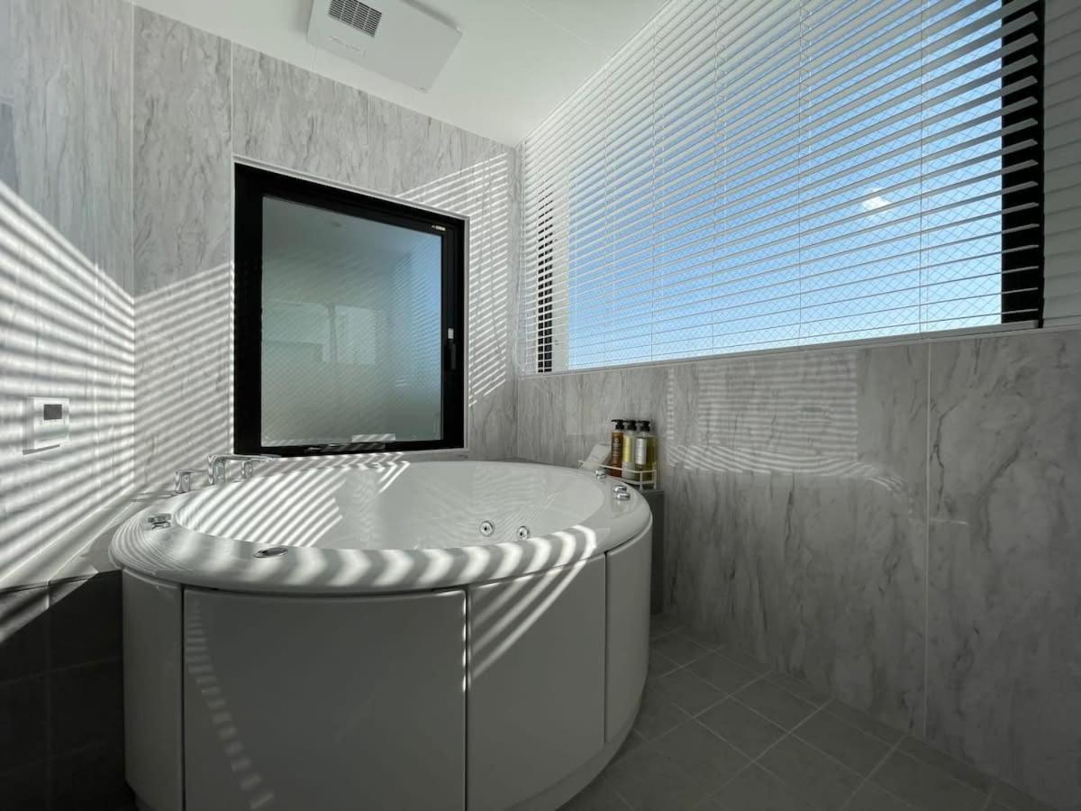 Bhotel Nekoyard - Scenic Penthouse Studio With Jacuzzi & Spacious Terrace Hiroshima Exteriör bild
